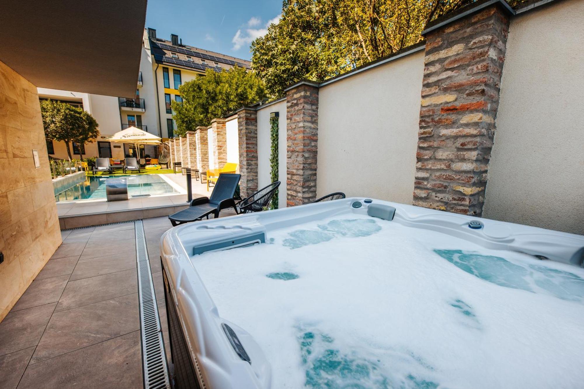 Hotel Auris Seghedin Exterior foto
